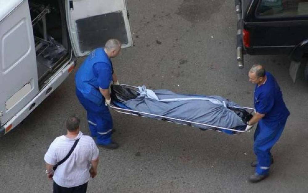 Bakının mərkəzində maşından meyit tapıldı