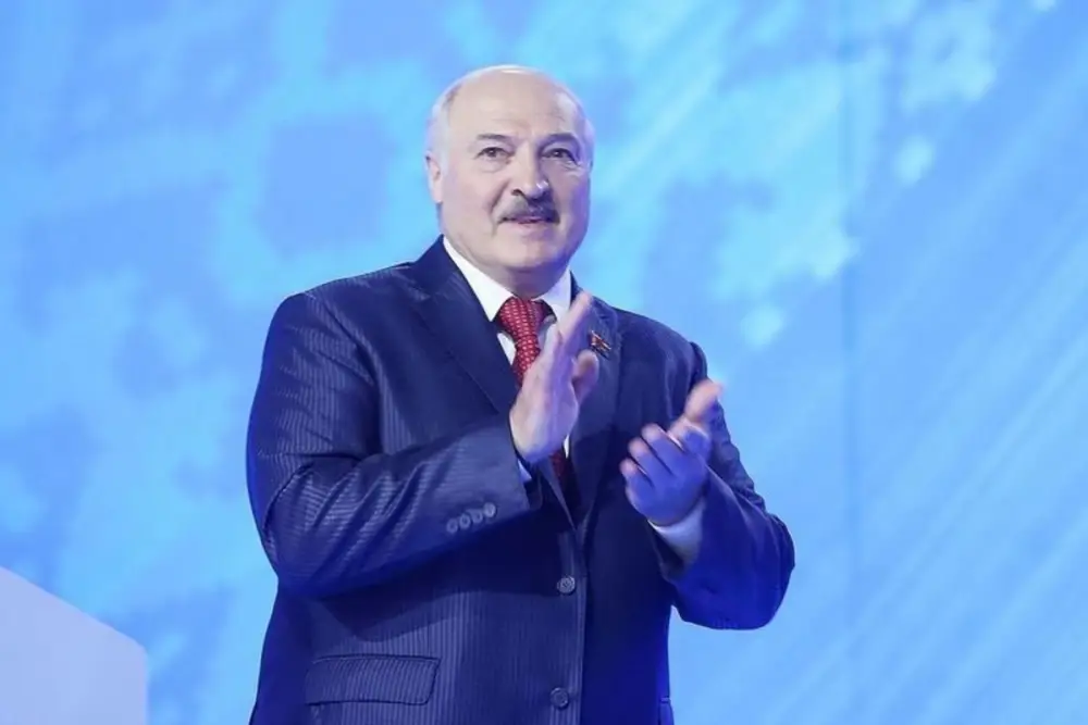"Qələbə paradında iştirak etməyə bilmərəm" - Lukaşenko