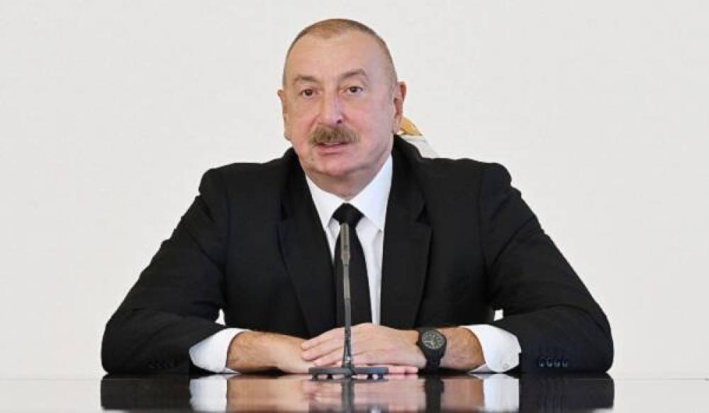 İlham Əliyevin Pezeşkianla məhdud tərkibdə görüşü başladı