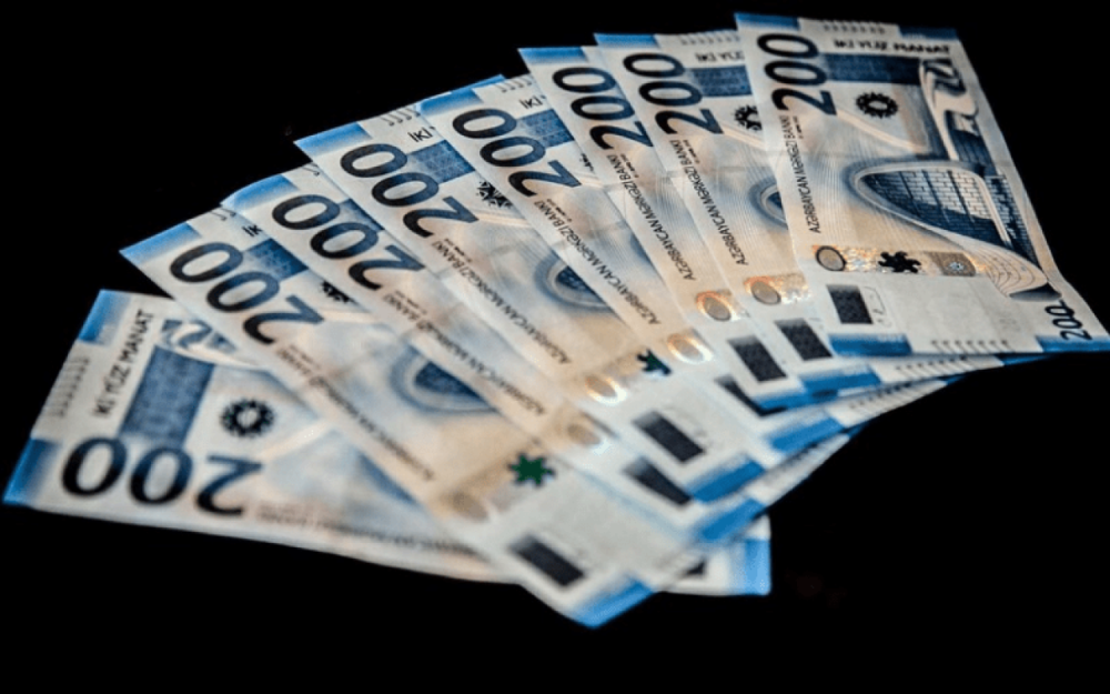 Azərbaycanda bu şəxslərin maaşı artırıldı