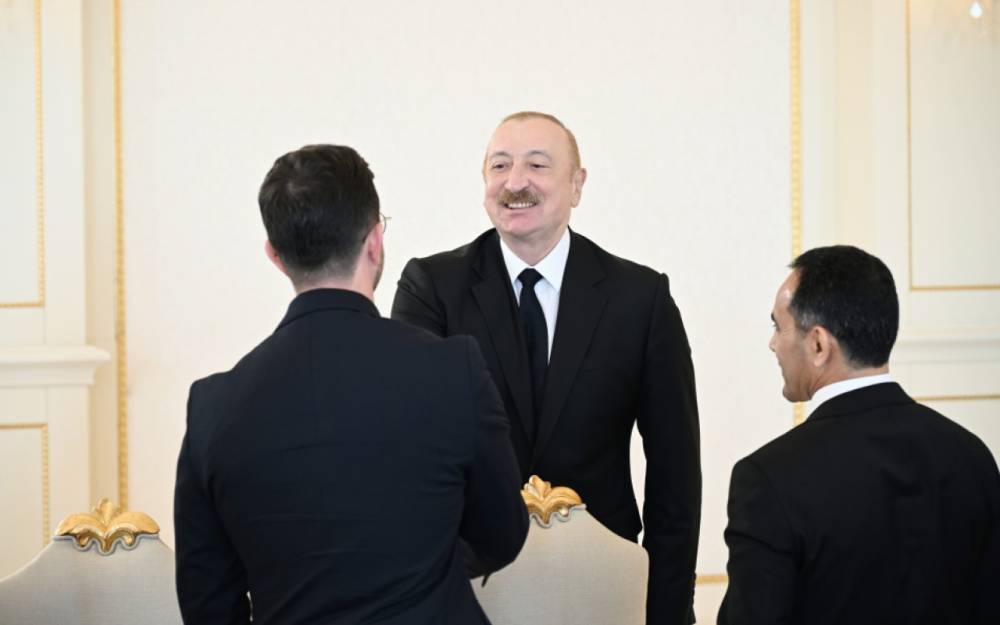 Prezidentin güləşçilərlə görüşündən VİDEO