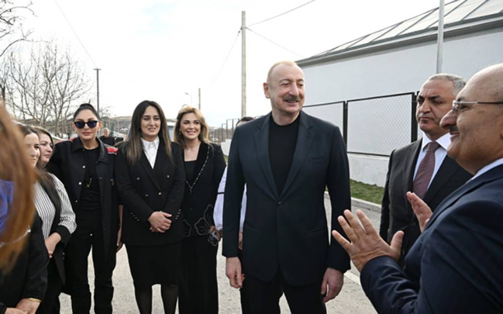 İlham Əliyev və birinci xanım Ağdərədə sakinlərlə görüşdü