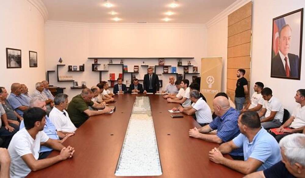 “Azərişıq” nümayəndələri Göyçayda fermer və sahibkarlarla görüşdü