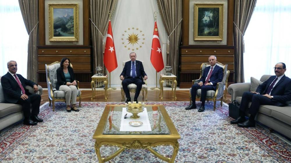 Ərdoğan kürdpərəst DEM partiyasının nümayəndə heyəti ilə görüşüb