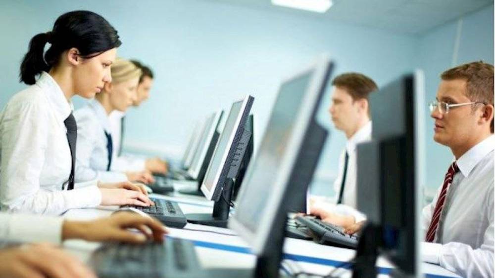 Özəl sektorda çalışanlar dövlət sektorundan çoxdur - Rəsmi