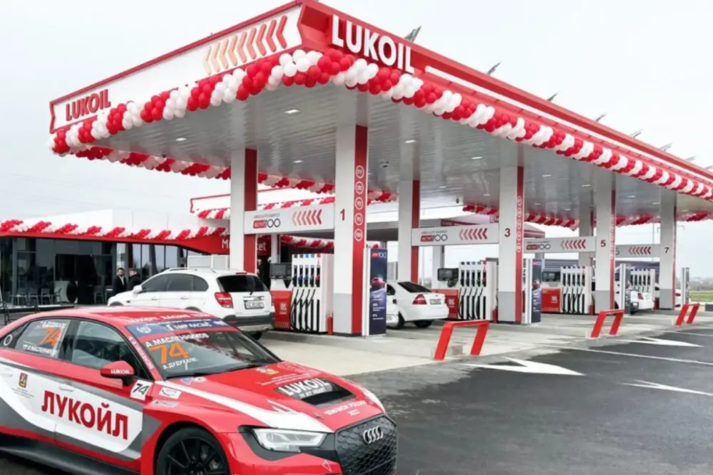 Lukoil-ə tətbiq edilən sanskiyalar səbəbilə bu ölkədə benzin qiyməti artacaq 