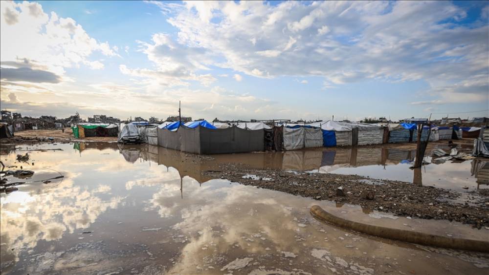 Qəzzada bu səbəbdən yüzlərlə çadır su altında qaldı