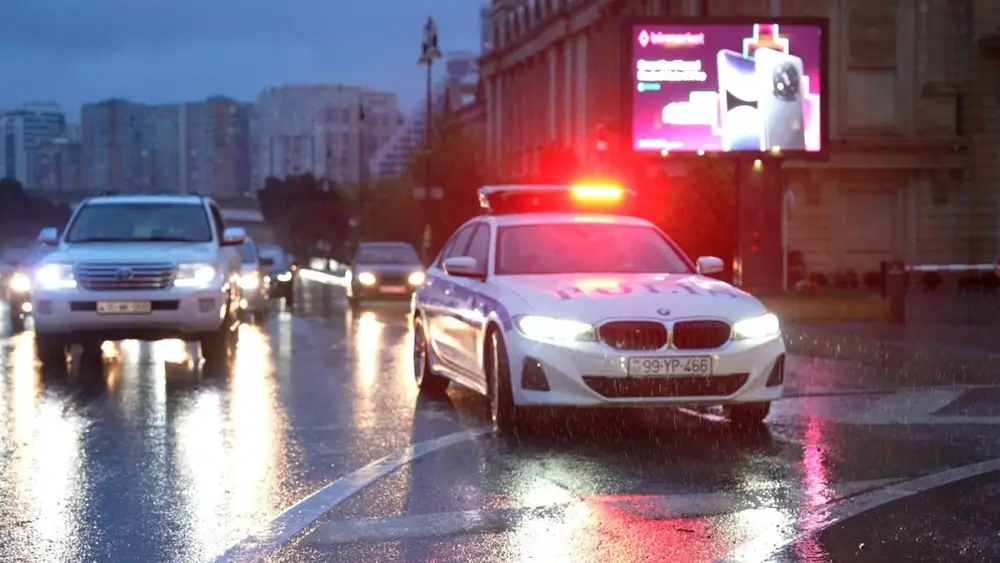 Polis yağışlı hava ilə əlaqədar gücləndirilmiş iş rejiminə keçib