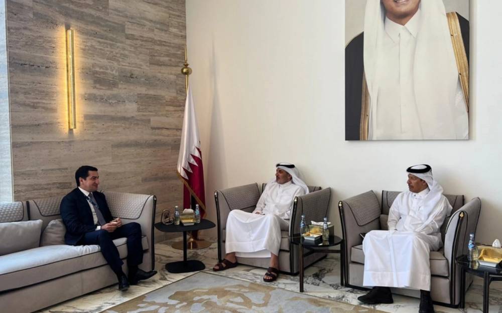 Prezidentin köməkçisi Qətər Əmirinin müşaviri ilə müzakirə apardı