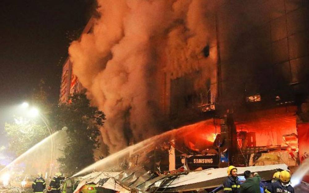 Bakıda restoran yandı - VİDEO