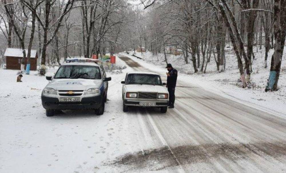 Qarlı hava: DYP-dən sürücülərə xəbərdarlıq