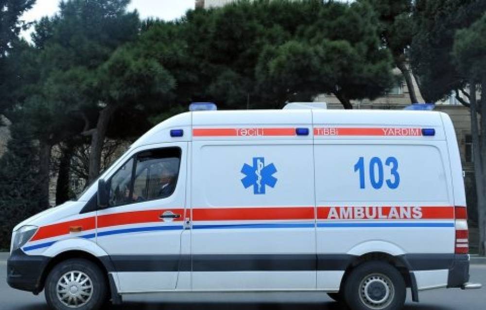 Yol tikintisi zamanı üzərinə armatur düşdü, öldü