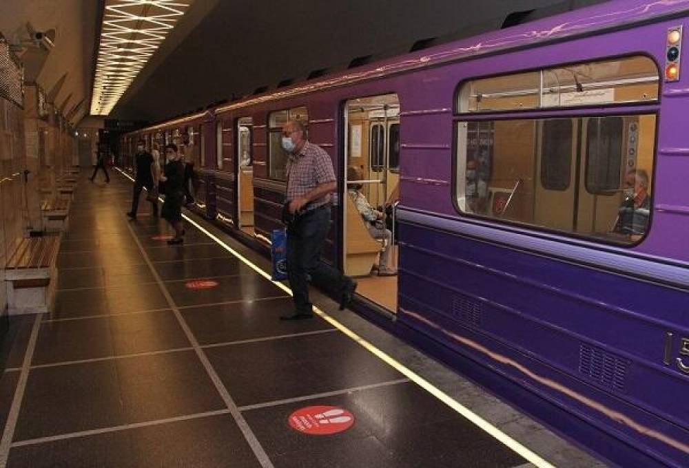 Metronun bu stansiyasının keçidində təmirə başlanıldı