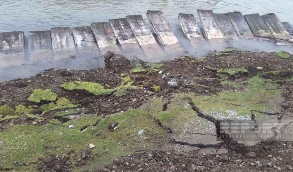 Azərbaycanda torpaq şürüşməsi oldu