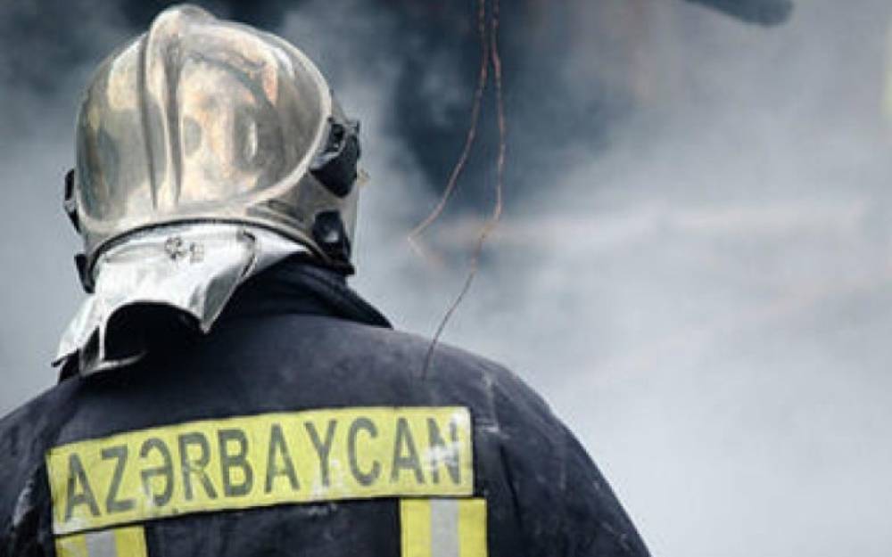 Bakıda yaşayış binasında yanğın