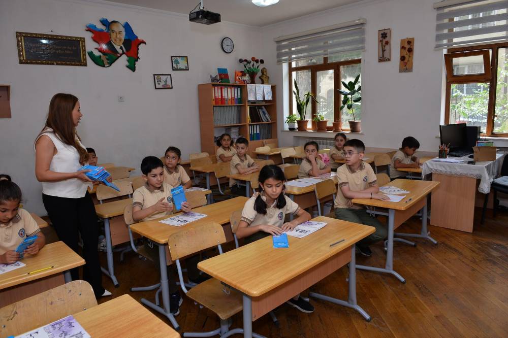 Məktəb daxilində texniki bazaya dəymiş zərər kim tərəfindən ödənilməlidir? - AÇIQLAMA