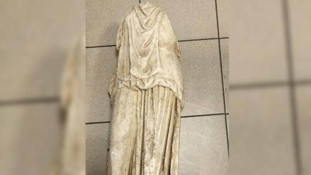 2000 illik qədim yunan heykəli zibil torbasında tərk edilmiş halda tapıldı
