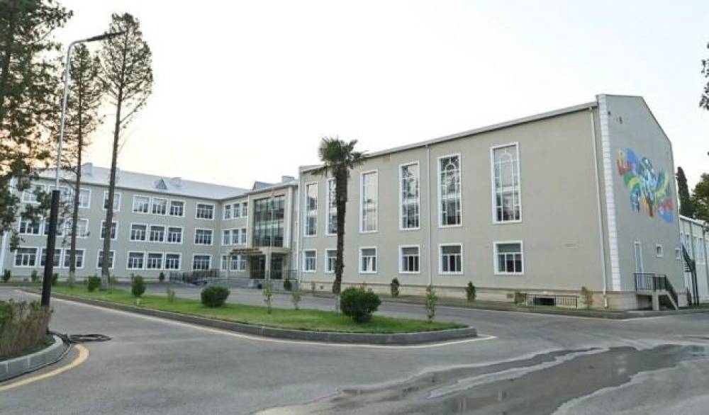 Bu məktəbdə İNSİDENT: Müəllim direktor müavinini döydü