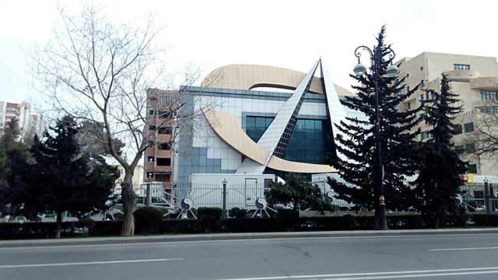 Tanınmış aparıcı "Space TV"dən getdi - FOTO