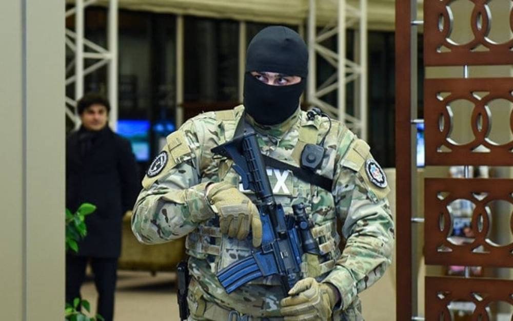 DTX xarici ölkəyə işləyən şəxsi həbs etdi