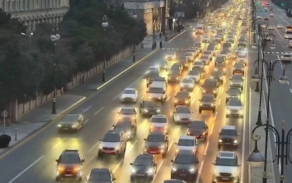 5 istiqamətdə tıxac var