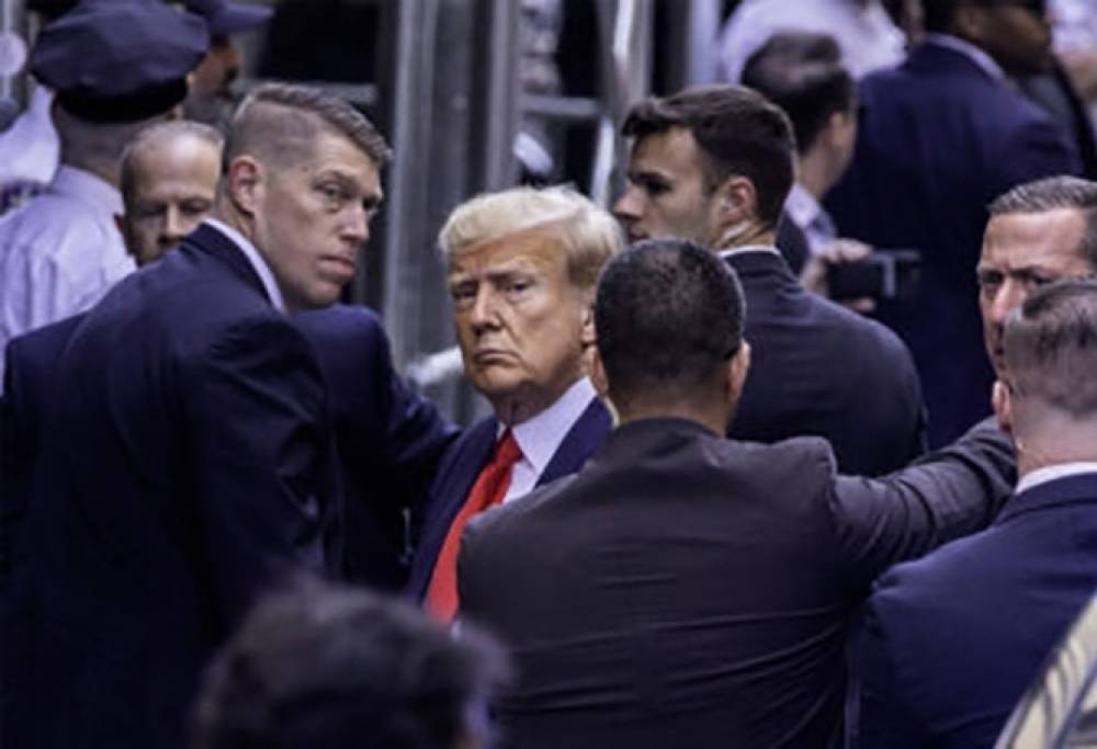  100-dən çox şirkət Trampa qarşı məhkəməyə müraciət edib - Bloomberg