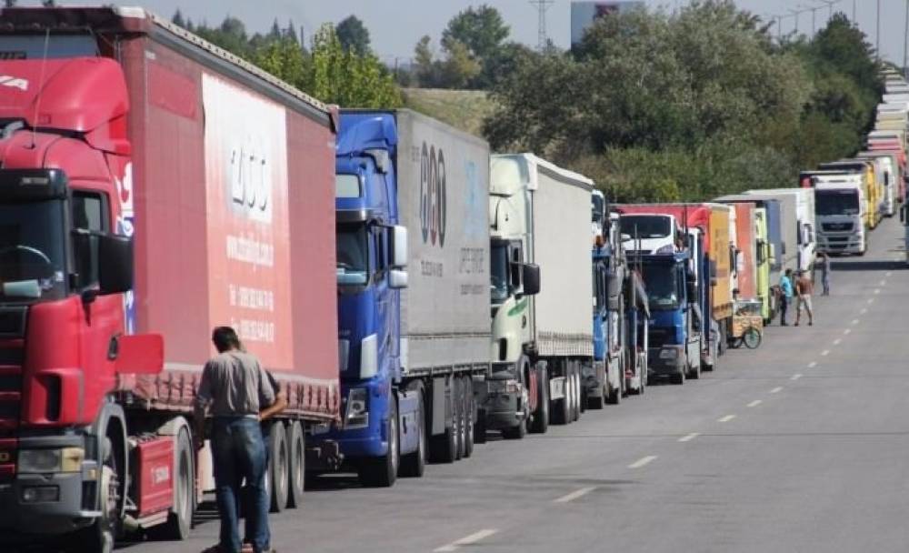 Azərbaycan 5 ton, Ermənistan 98 ton göndərdi