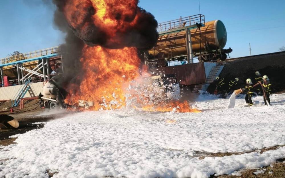 Qazaxda yanacaq daşıyan avtomobil yandı - Ölən var (VİDEO-YENİLƏNİB)