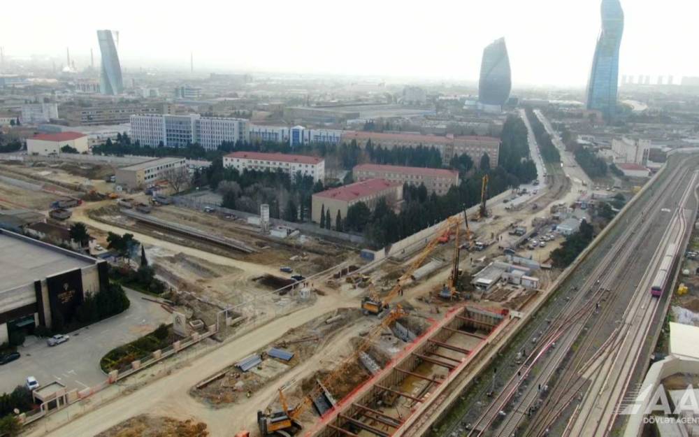 Paytaxtda yeni avtomobil yolunun tikintisi davam etdirilir - VİDEO