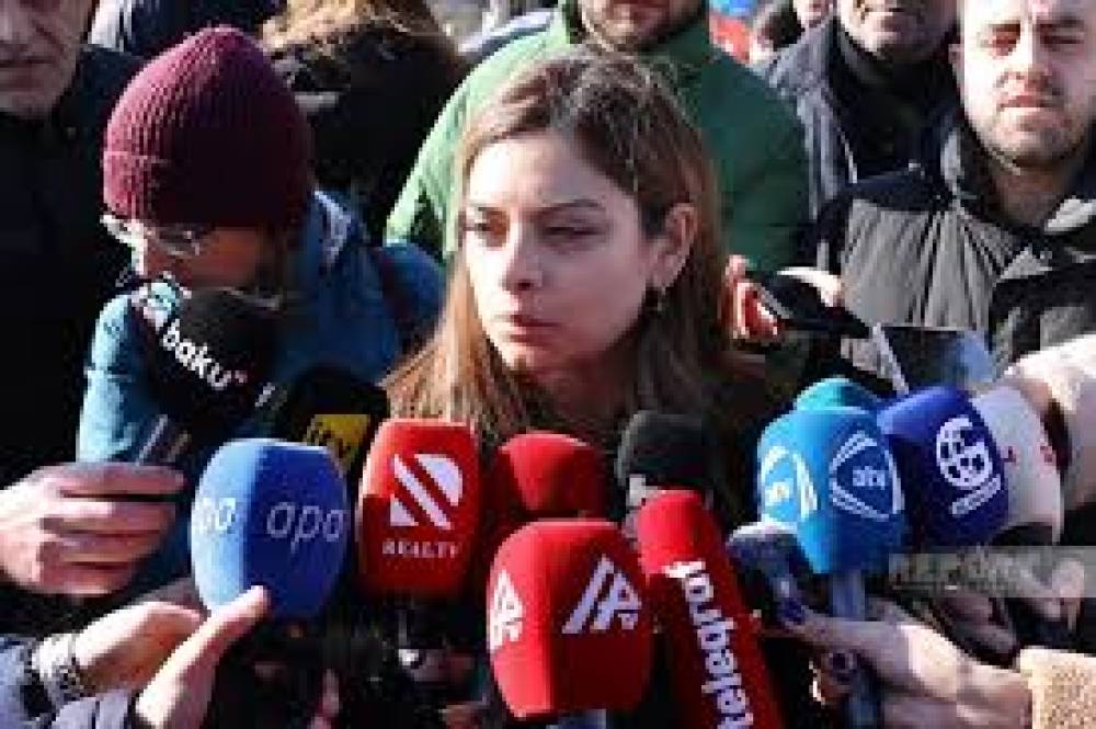 “Atamın qocalar evinə yerləşdirilməsi xəbəri doğru deyil”