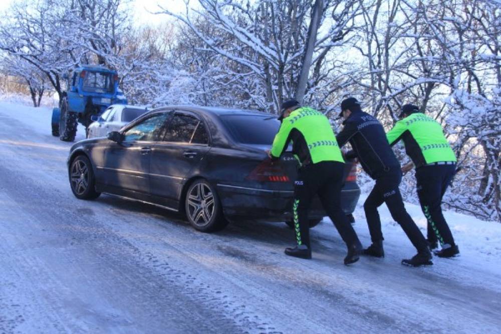 Ağsu dolaylaırnda sürüşmə riski minimuma endirildi - FOTOLAR (YENİLƏNİB)
