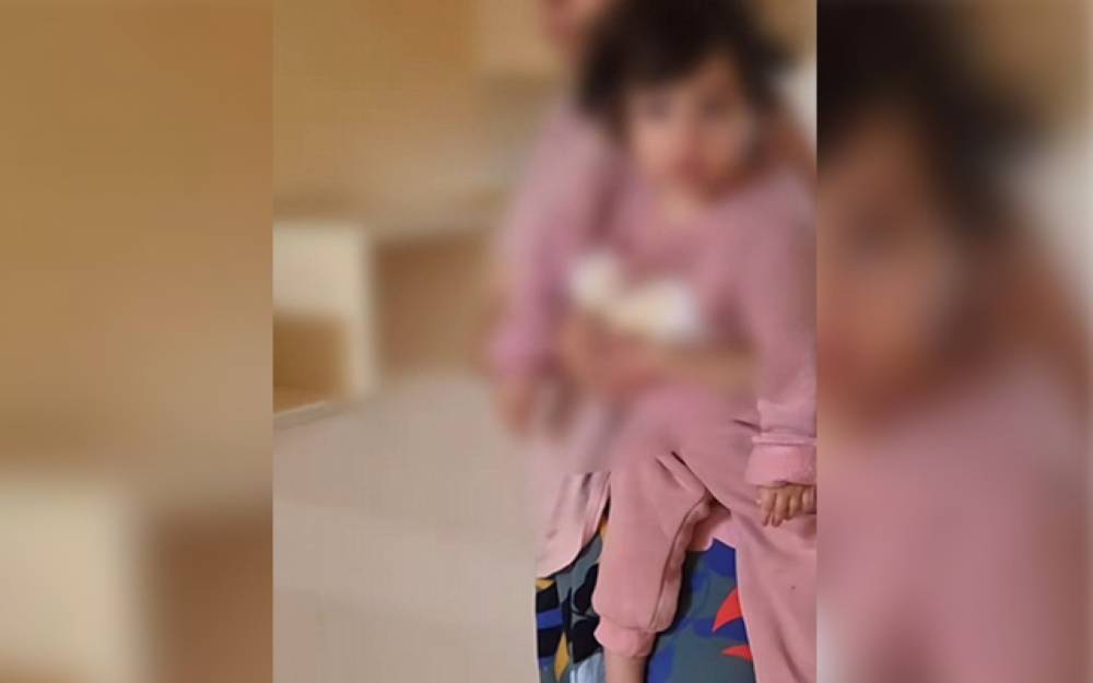 Körpə qızı ilə yatarkən qardaşı tərəfindən qətlə yetirildi - Bakıda dəhşətli cinayət