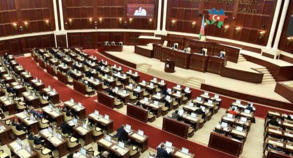 MM-in növbədənkənar sessiyasının son iclası başladı