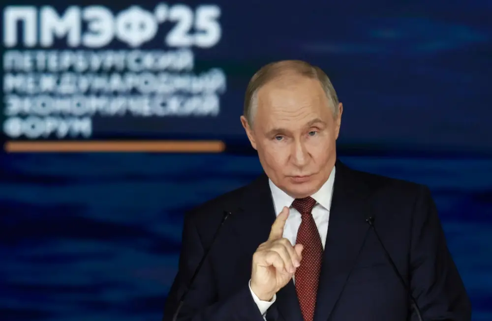 Putin: Ukrayna neytrallığını bəyan etməlidir