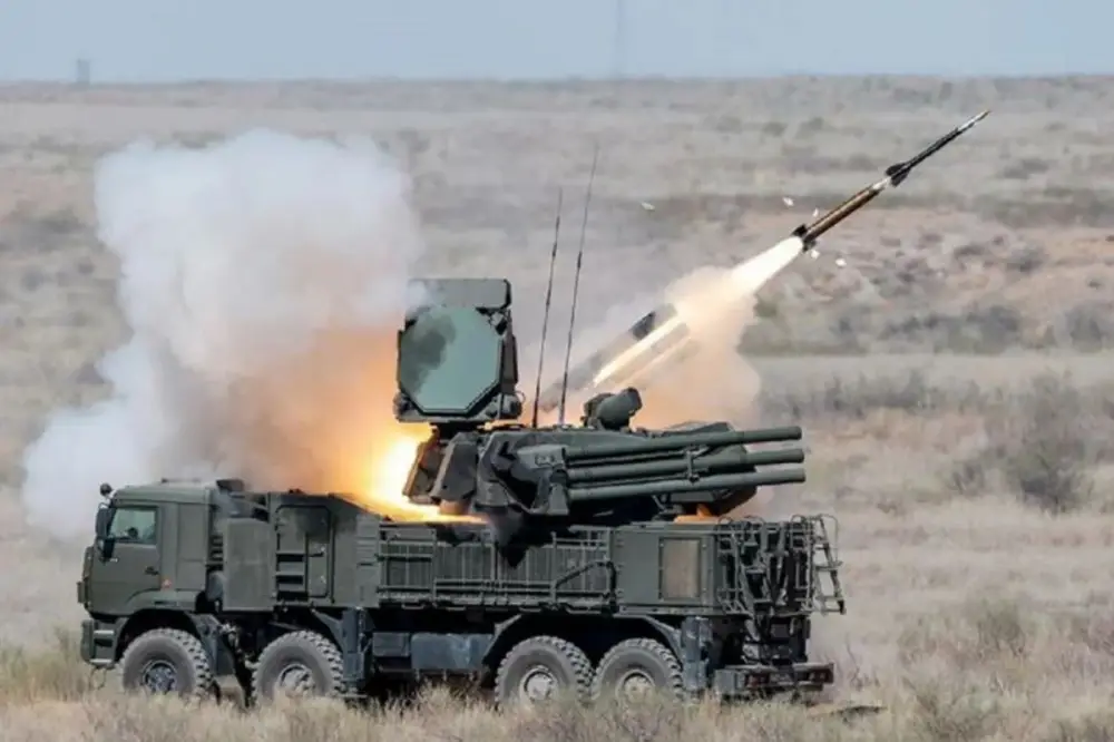 İran raketinin qalıqları İsrail xəstəxanasına düşdü