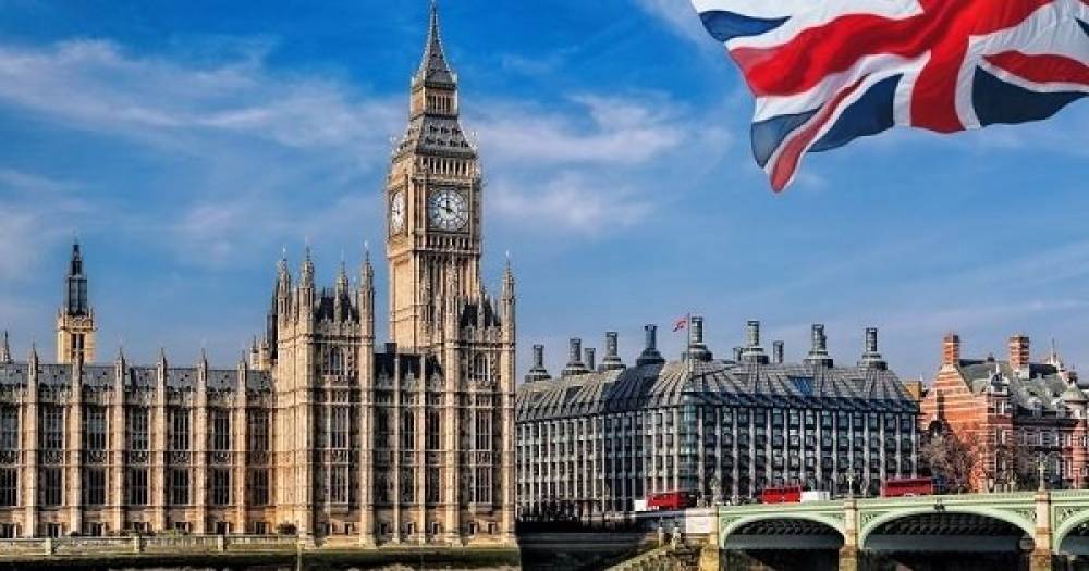 Britaniya Yaxın Şərqdəki gəmilərə xəbərdarlıq etdi