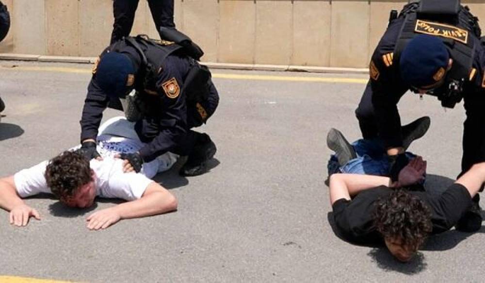 Bakıda saxlanılan Rusiya vətəndaşlarına hökm oxundu