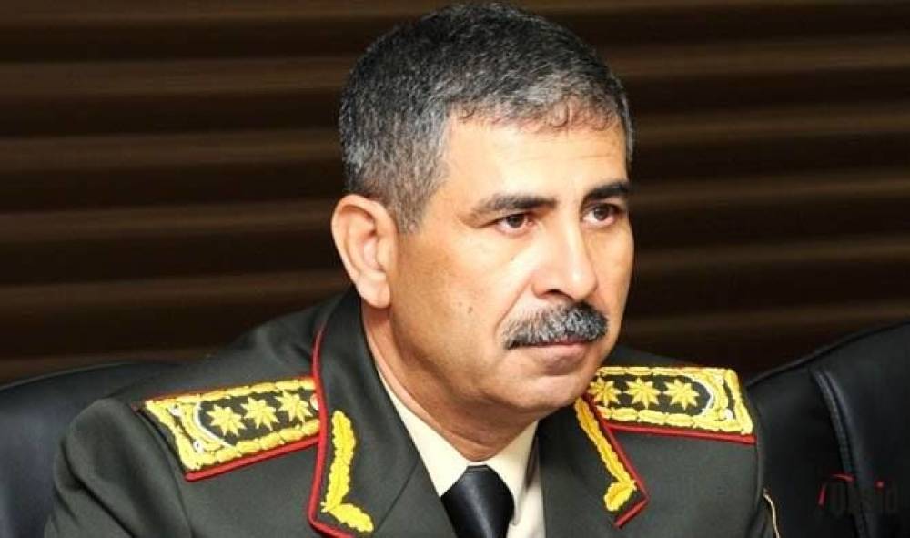 Zakir Həsənov şəxsi heyəti təbrik etdi