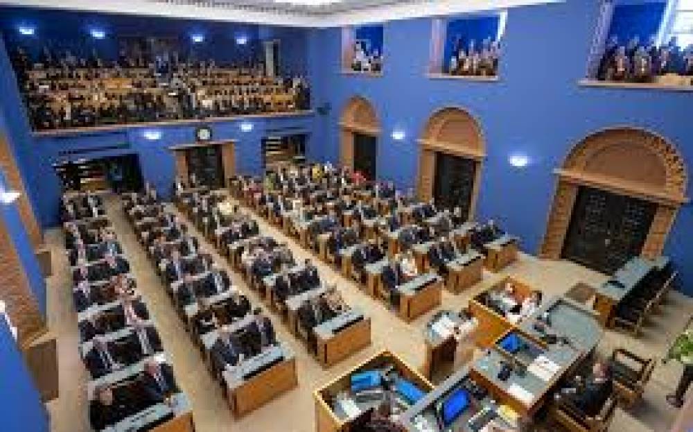 Estoniya rusların səsvermə hüquqları ilə bağlı qanuna edilmiş dəyişikliyi təsdiqlədi
