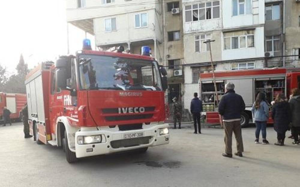 Sumqayıtda binada yanğın oldu - Sakinlər təxliyə edildi