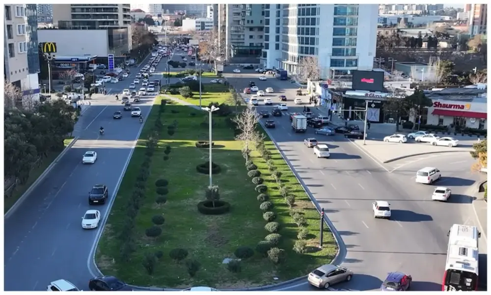AYNA: Bakının Tbilisi prospektində "cib" tipli zolaqlar salınacaq