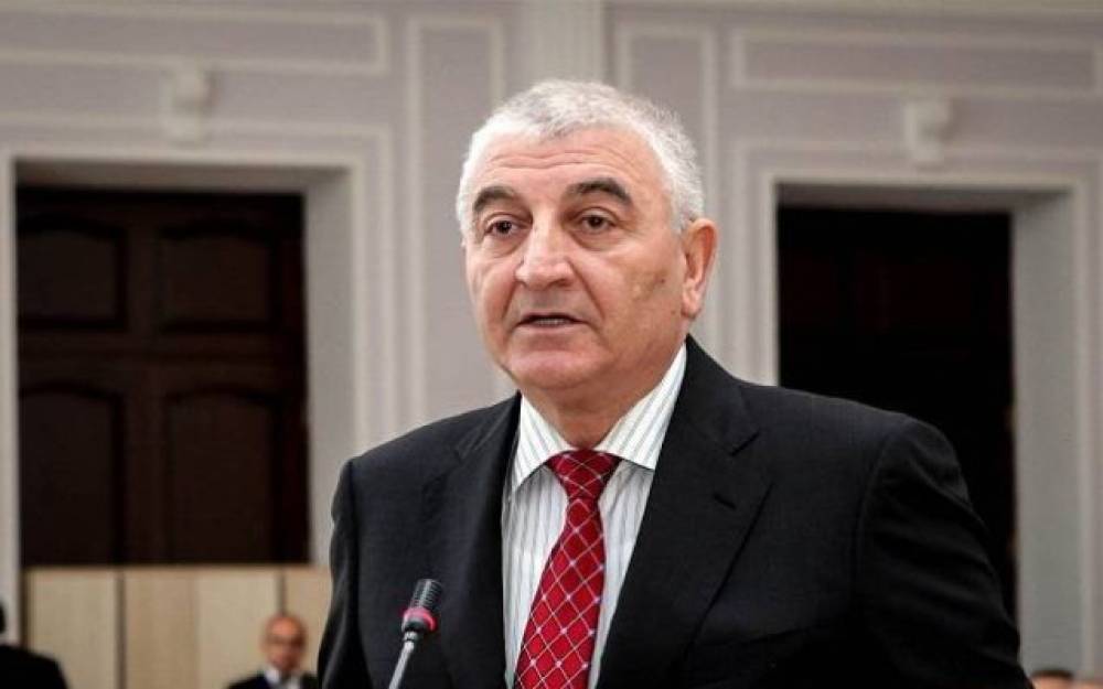 Məzahir Pənahovun da maaşı ilə bağlı qərar verildi