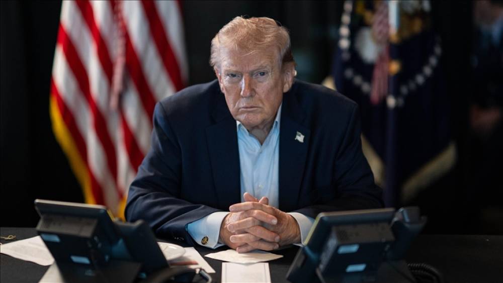 Tramp İran ordusunu silahlarını yerə qoymağa çağırdı