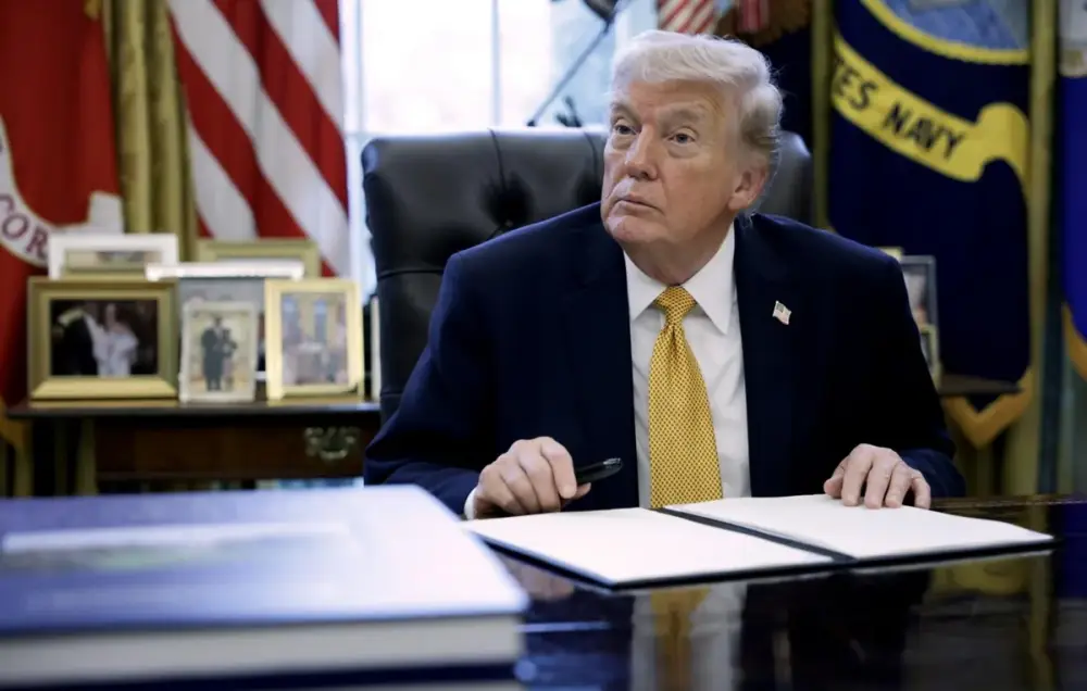 Tramp ABŞ-də silah istehsalının sürətləndirilməsini əmr etdi