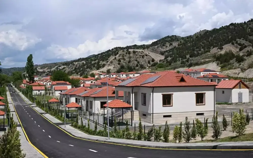 Azad edilən ərazilərdə 43 mindən çox insan məskunlaşıb