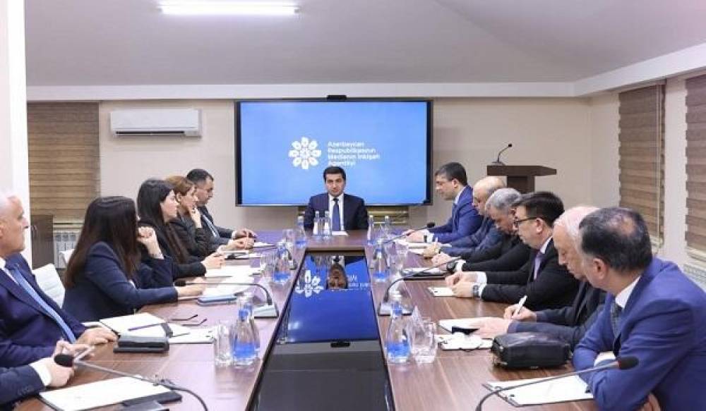 Hikmət Hacıyev media subyektlərinin rəhbərləri ilə görüşdü