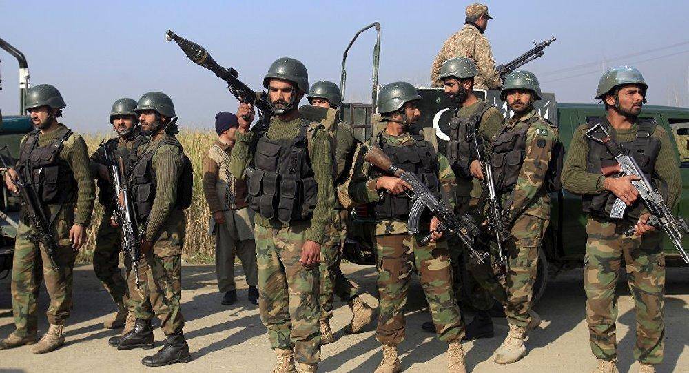 Əfqanıstan və Pakistan arasında silahlı toqquşma başlayıb