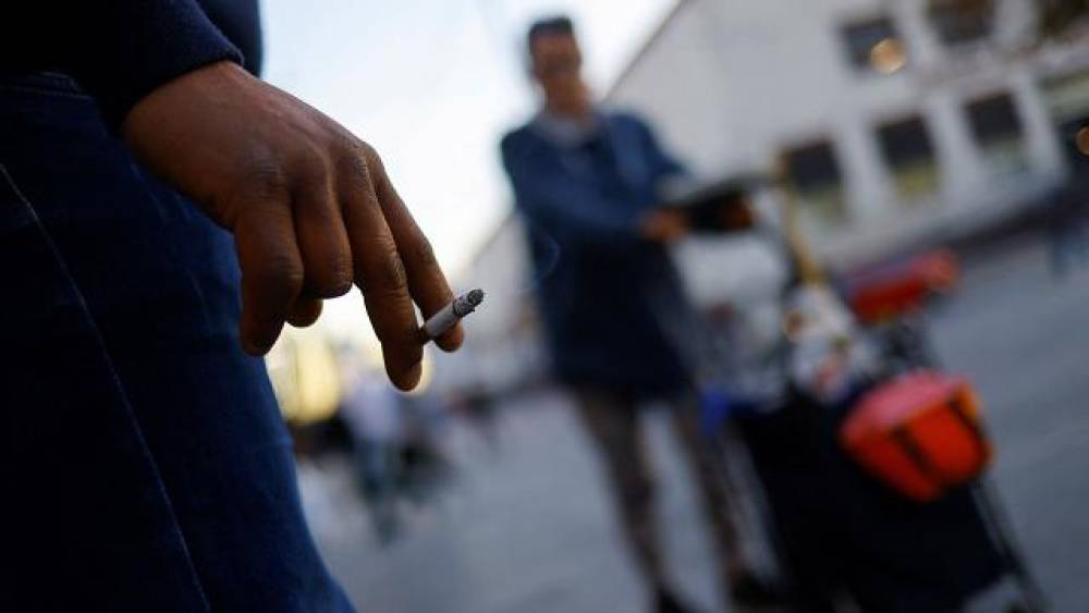 Fransada yeni qərar: Uşaqların olduğu yerlərdə siqaret çəkmək…