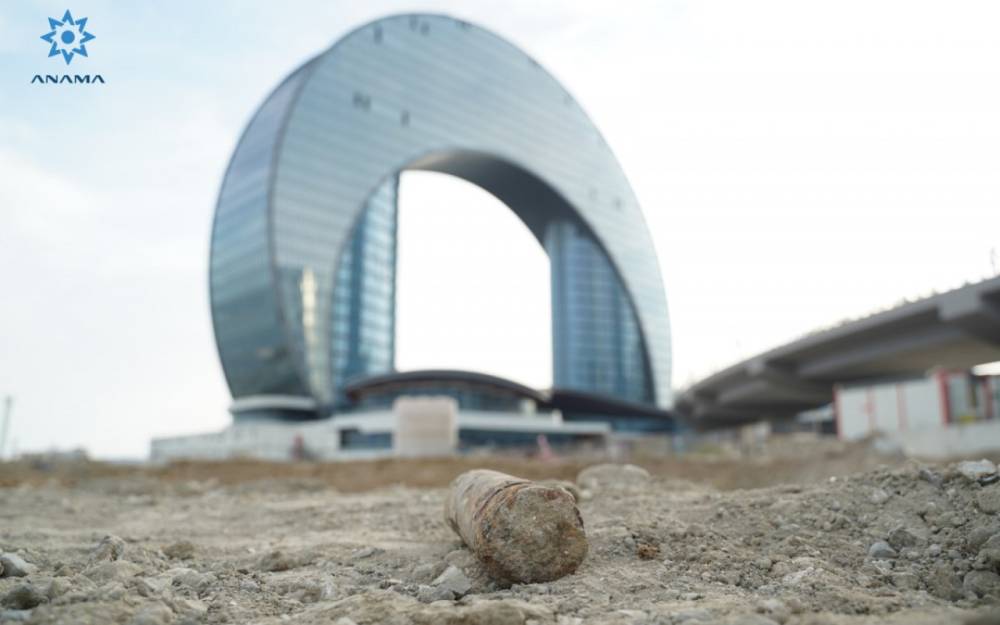 "Port Baku" ərazisində top mərmisi tapıldı - FOTO