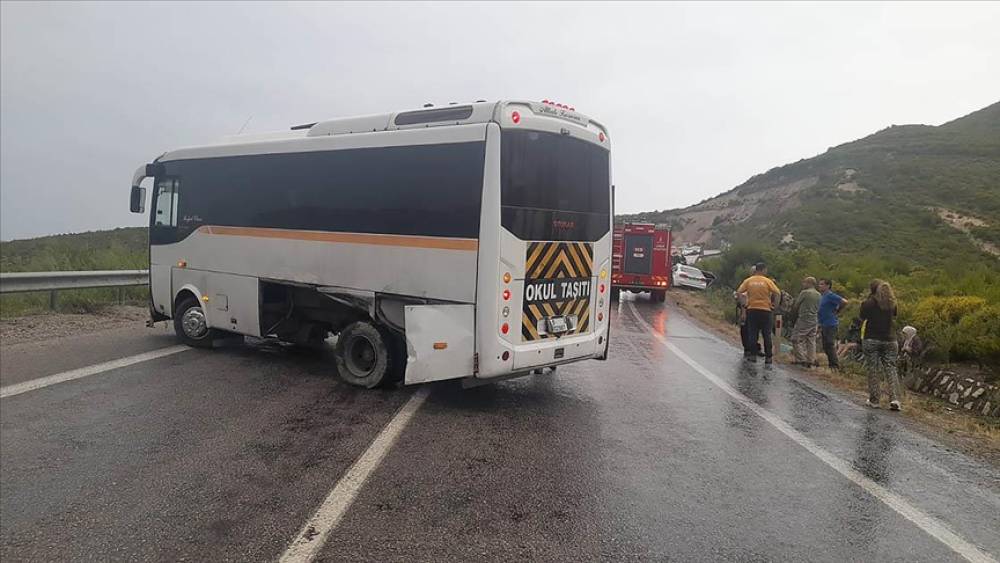 Türkiyədə avtobus qəzası: 13 nəfər yaralandı